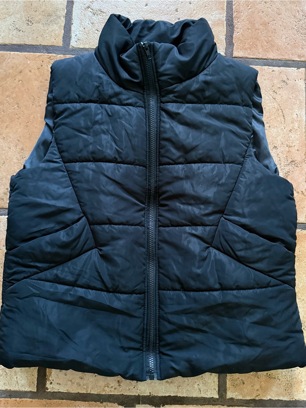 Women's Black Puffer Vest - Classic Sleeveless Jacket Deep front pockets medium
